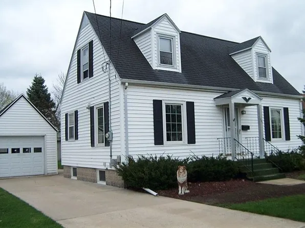 305 Doty St, Waupun, WI 53963
