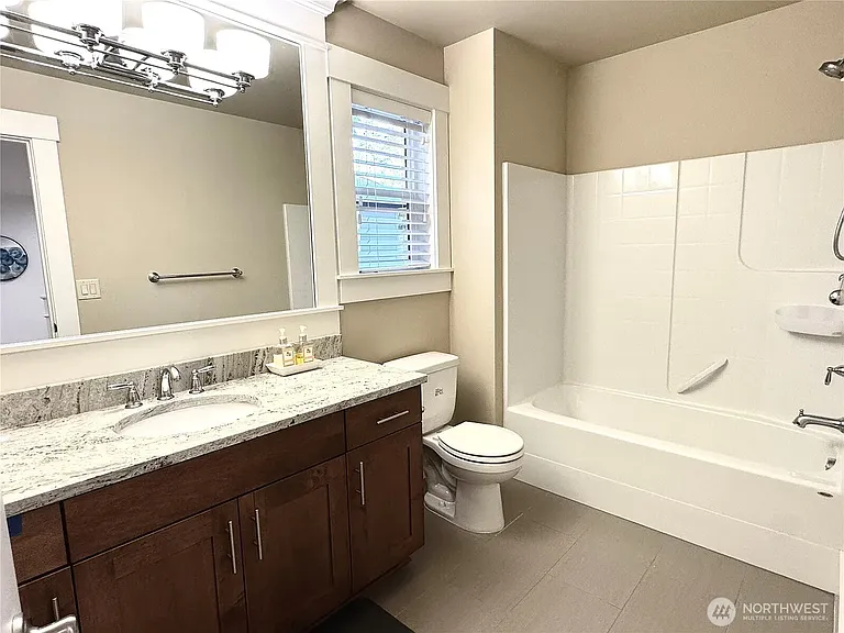 1939 213th Ct SE — Photo 24