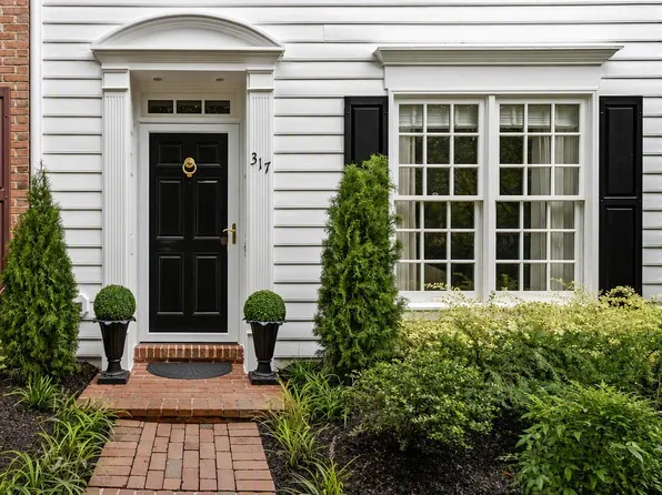 317 S Henry St, Alexandria, VA 22314