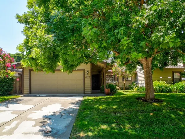 1212 Spruce Tree Cir, Sacramento, CA 95831