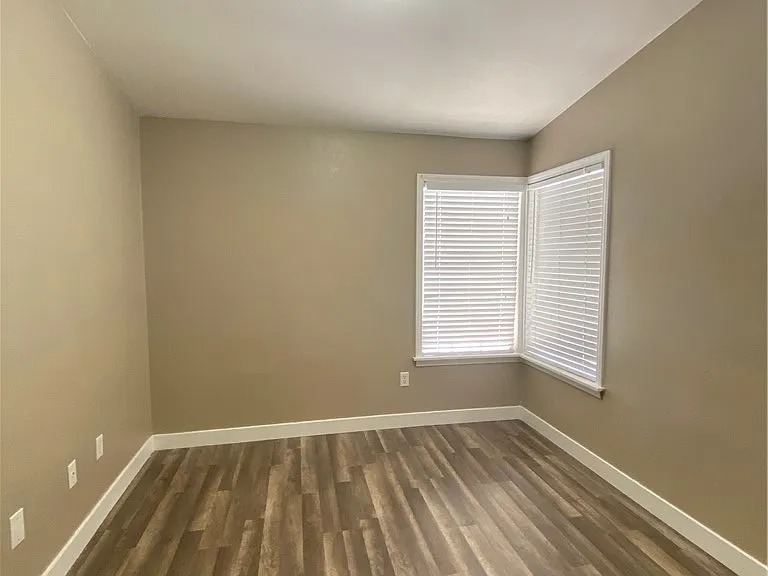 2118 Quinton Ave — Photo 14