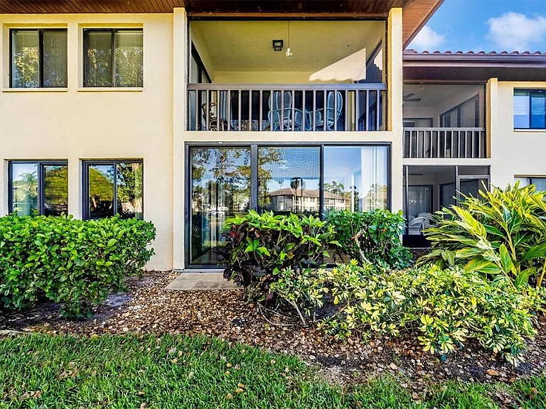 5219 Lake Village Dr #21 — Photo 43