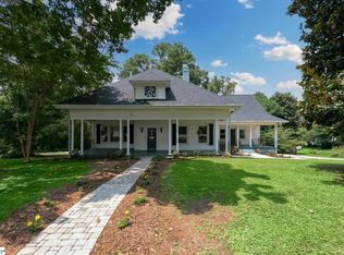 719 E Cedar Rock St, Pickens, SC 29671