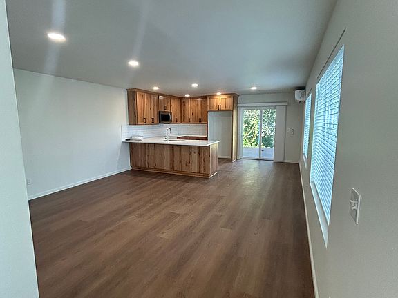 4th image of 52467 SW 4th St