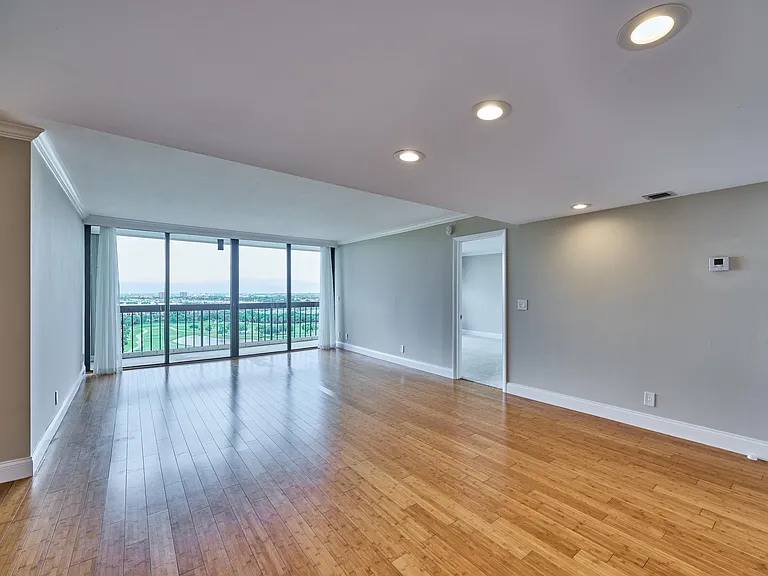 2425 Presidential Way #1405 — Photo 18