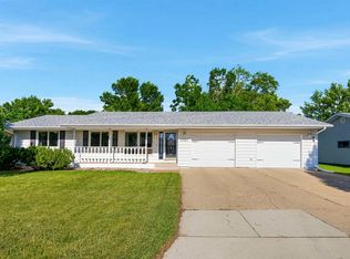 1721 3rd St SE, Minot, ND 58701
