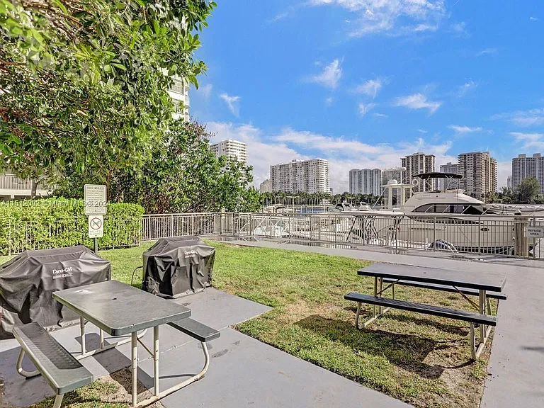 18051 Biscayne Blvd #304 — Photo 48