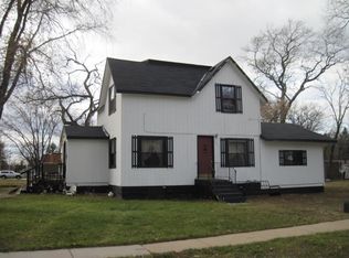 201 N Pine St, Adams, WI 53910