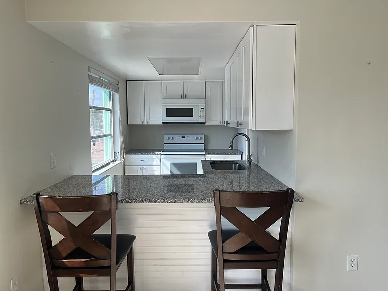 2303 Bay Blvd #2 — Photo 11