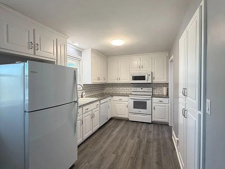 1900 Westover Dr — Photo 11