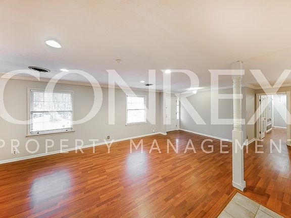 3rd image of 3938 Johnstown Dr