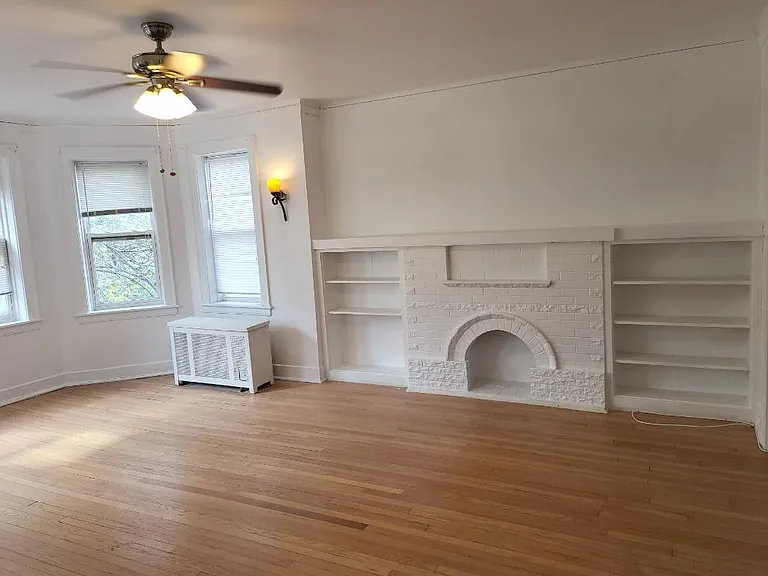 6443 N Leavitt St #3 — Photo 1