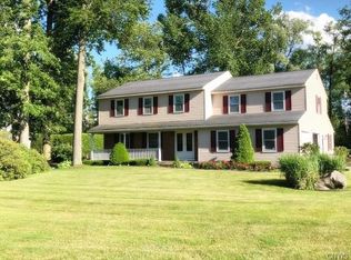 33 Rollingwood Dr, New Hartford, NY 13413