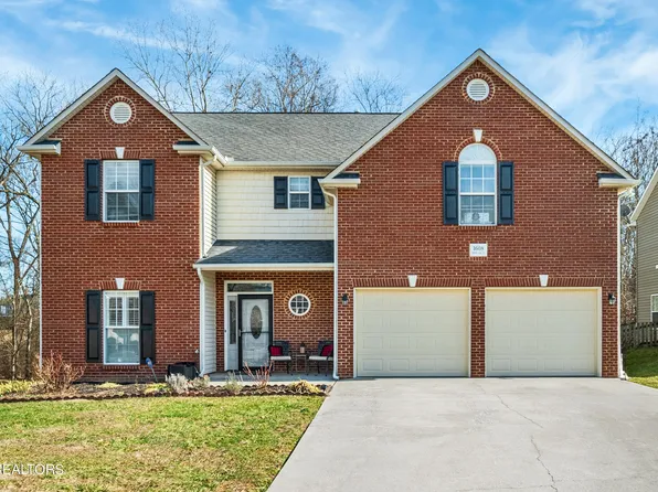 1608 Spring Oak Ln, Lenoir City, TN 37772