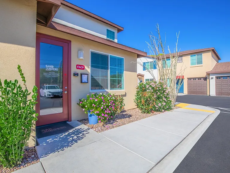 San Junipero Townhomes — Photo 8