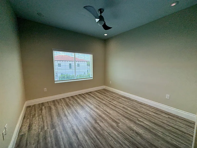 2049 Greenbriar Ter #2049 — Photo 23