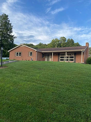 207 Riverview St Photo 1