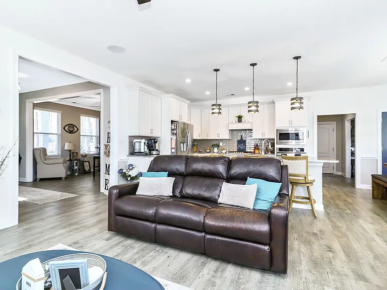 221 Wilson Dr — Photo 11