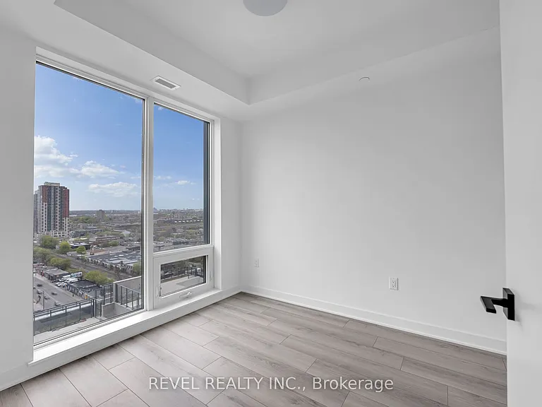 1185 Dupont St #1410 — Photo 14