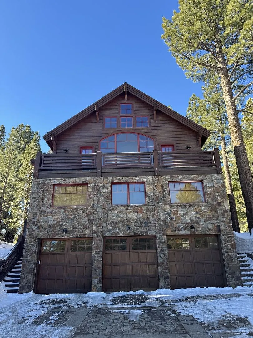Luxury 5-Bedroom, 6-Bathroom Mountain Retreat Hot Tub, Fireplaces, & More! — Photo 1