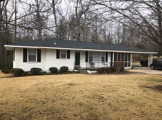 211 Windsor Dr, Alexander City, AL 35010