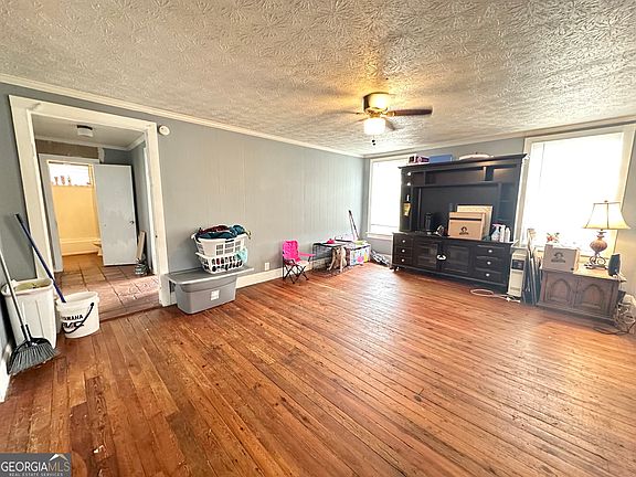 2nd image of 143 Willis Cir