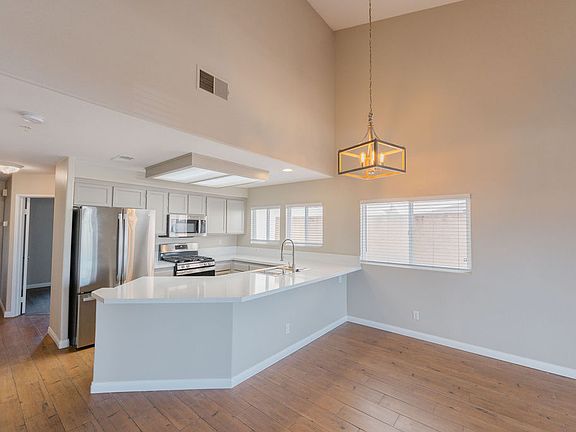 Kitchen Dining Area