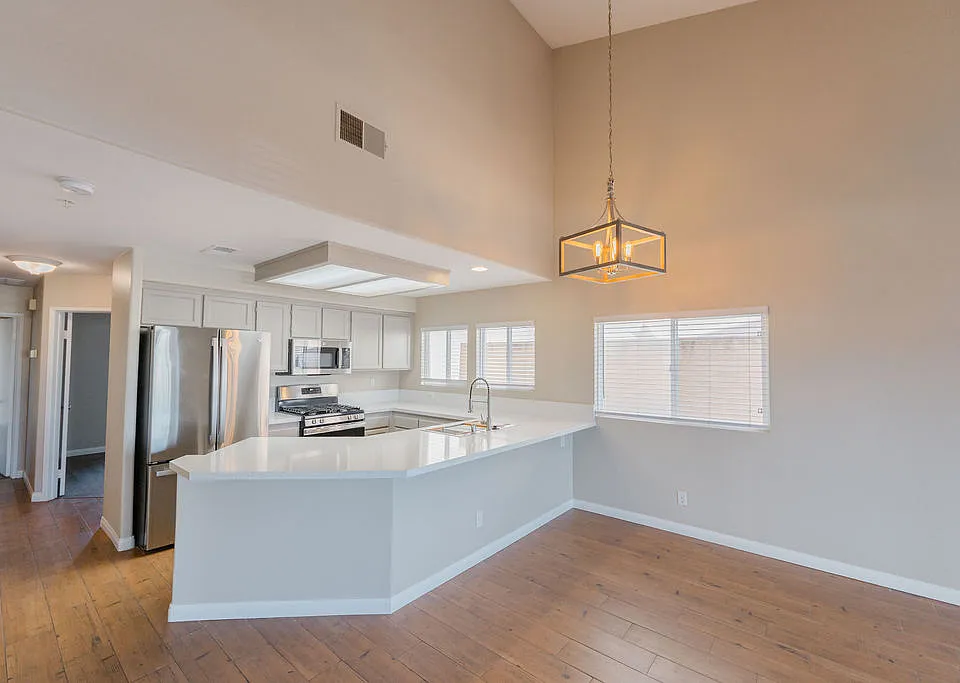 Kitchen Dining Area