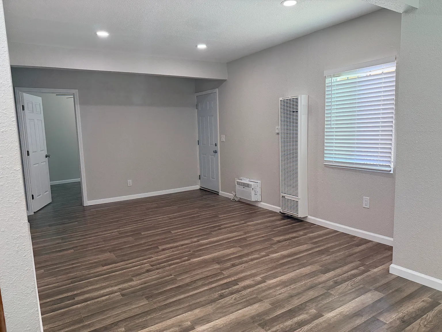 2 bed, 1.5 bath, 660 sqft, $2,100 — Photo 3