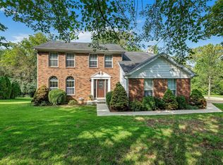 468 Lynwood Forest Dr, Ballwin, MO