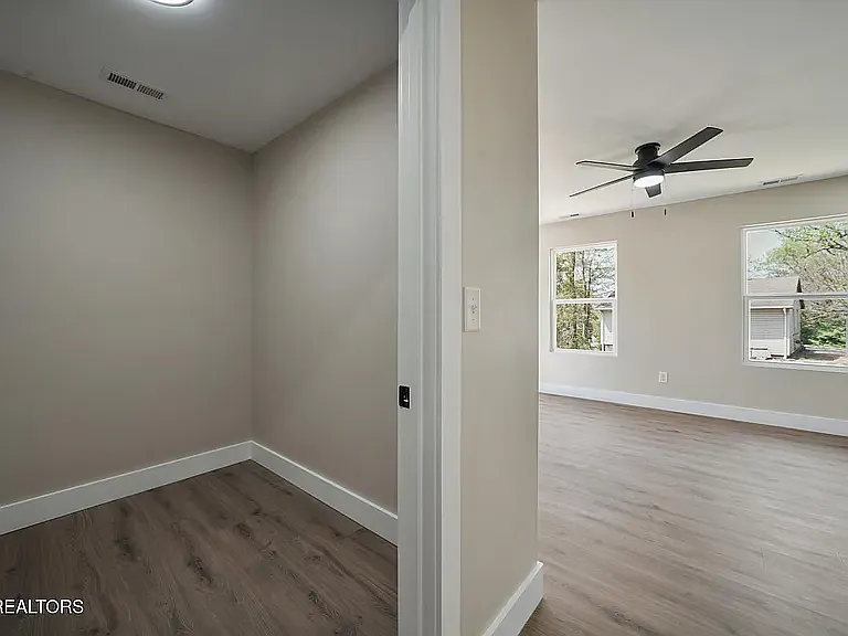 3353 Lay Ave SE — Photo 9