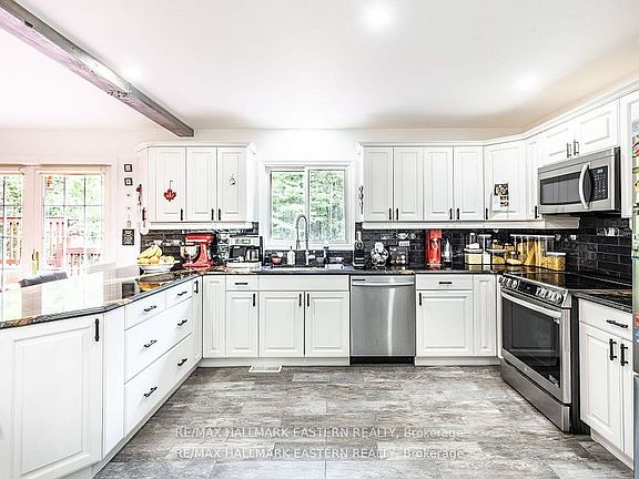 4th image of 7 Juniper Isle Rd