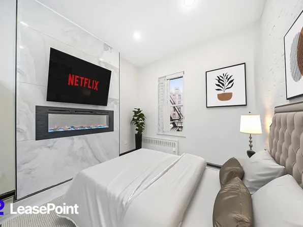 309 West 43rd Street image 1 of 7