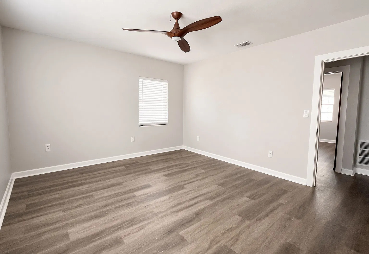 2 bed, 1023 sqft, $1,995 — Photo 3
