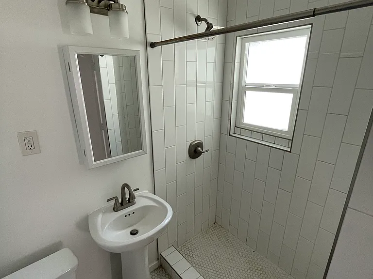 1026 E Broadway #1028 — Photo 13