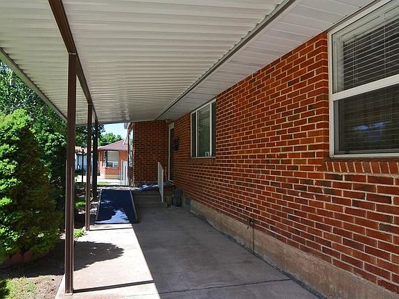 3rd image of 225 N Eccles Ave