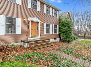 14 Thistle Dr, Oswego, NY 13126