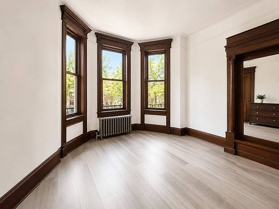 4th image of 8817 87th St