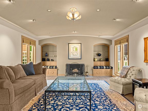 Formal Living room with in-floor heating>