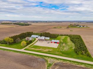 W6306 Hall Rd, Poynette, WI 53955