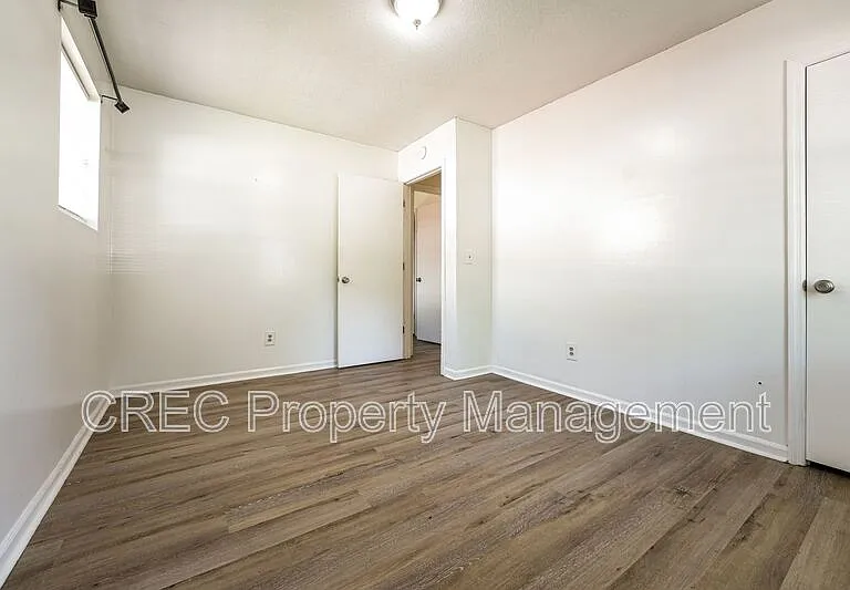 111 Finch St — Photo 7