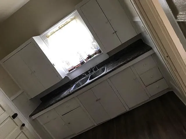 Photograph of kitchen with new countertop