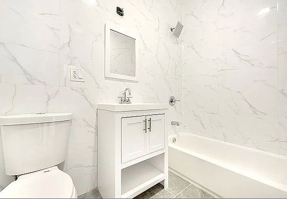 5th image of 2837 Church Ave #2