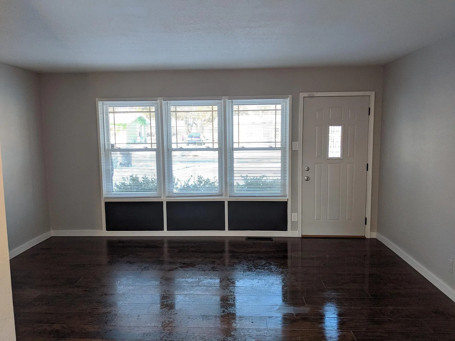 4425 Bertrand Rd — Photo 2