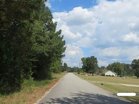 Exterior Neighborhood (street photo)