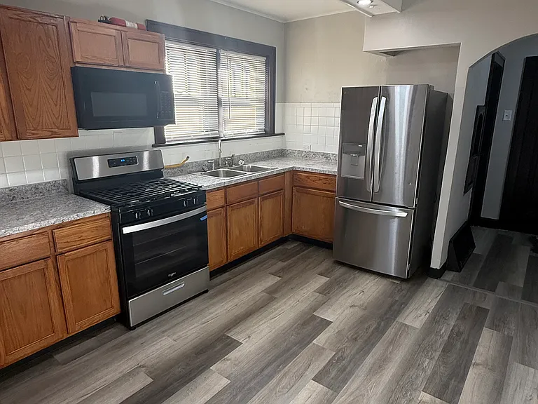 5944 Drury Ln — Photo 8