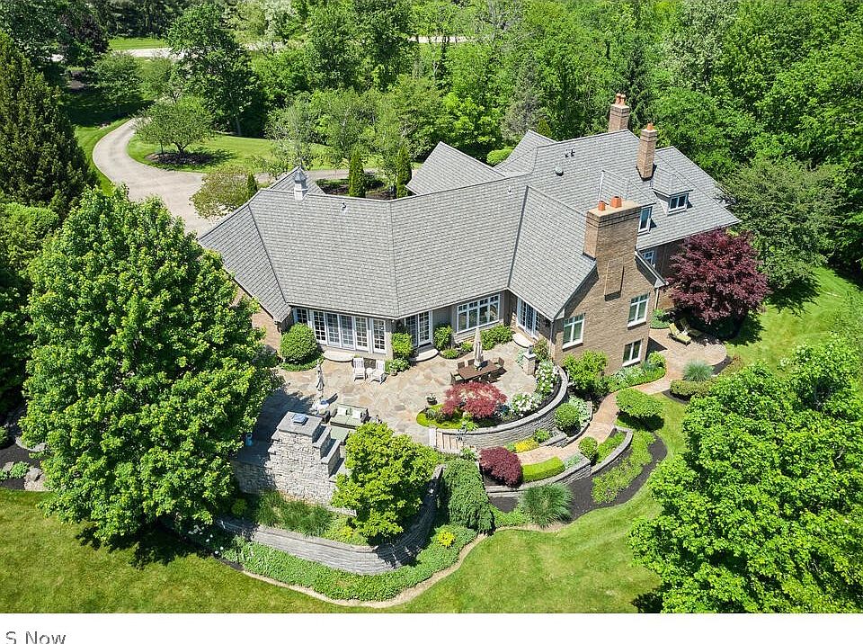 1085 Top Of The Hill Rd, Akron, OH 44333 | Zillow