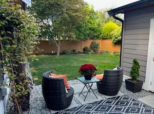 4890 55b St #B, Delta, BC V4K3B9
