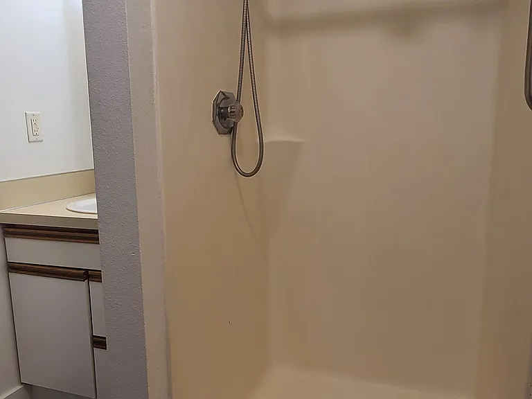 442 SW Coast Ave #442 — Photo 12