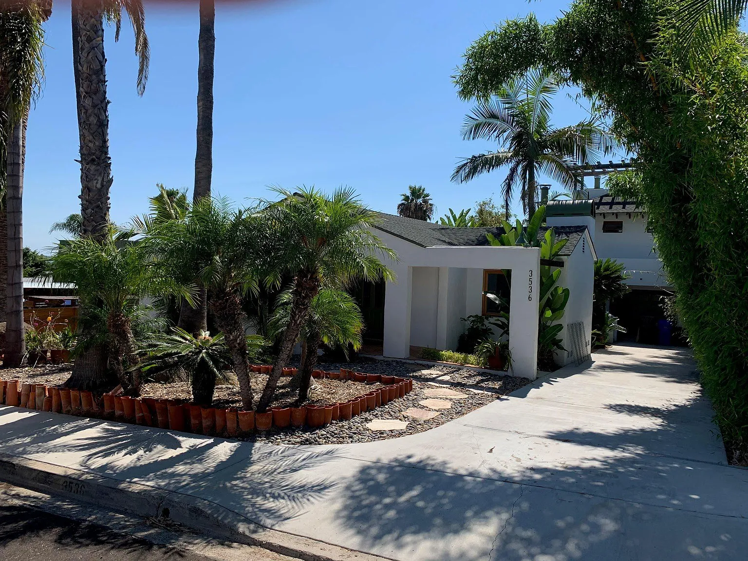 2 bed, 1195 sqft, $3,999 — Photo 1